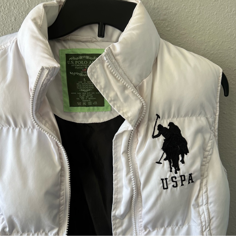 U.S. Polo Association White Puffer Vest - Picture 2 of 3